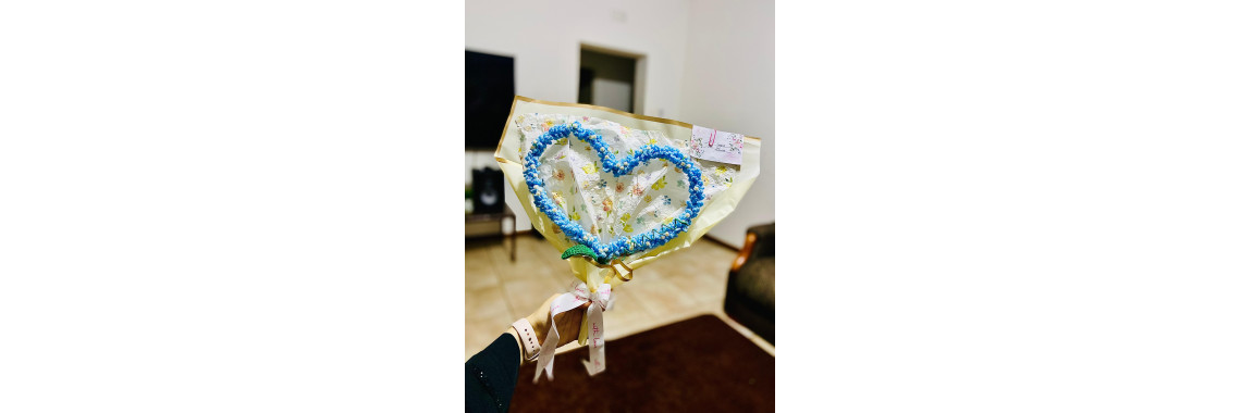 crochet heart bouquet
